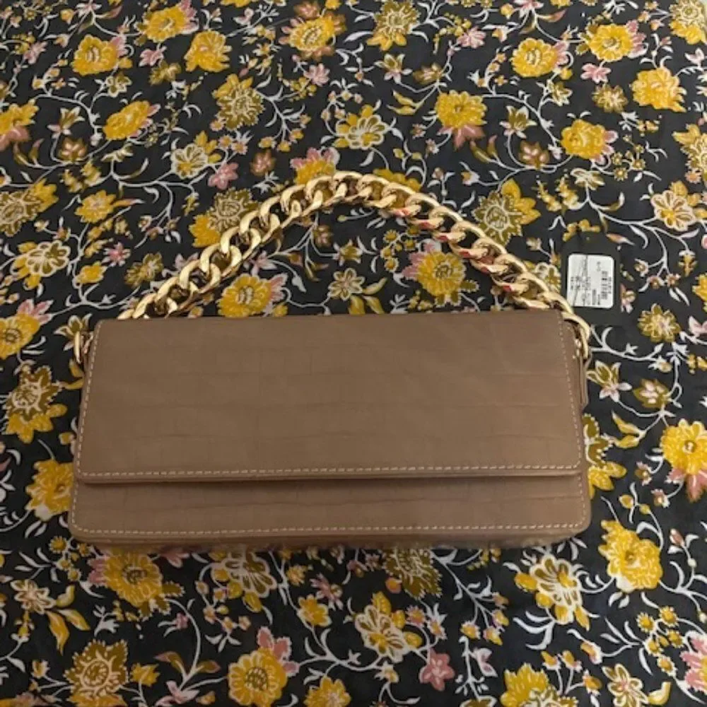 Akira Lady Croc Clutch with chain